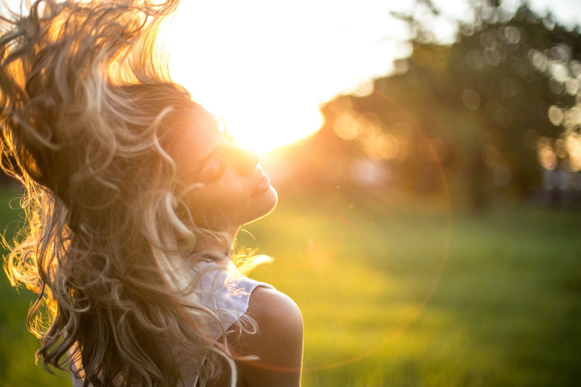 Benefits of selenium for hair health are immense. (Image via Pexels)